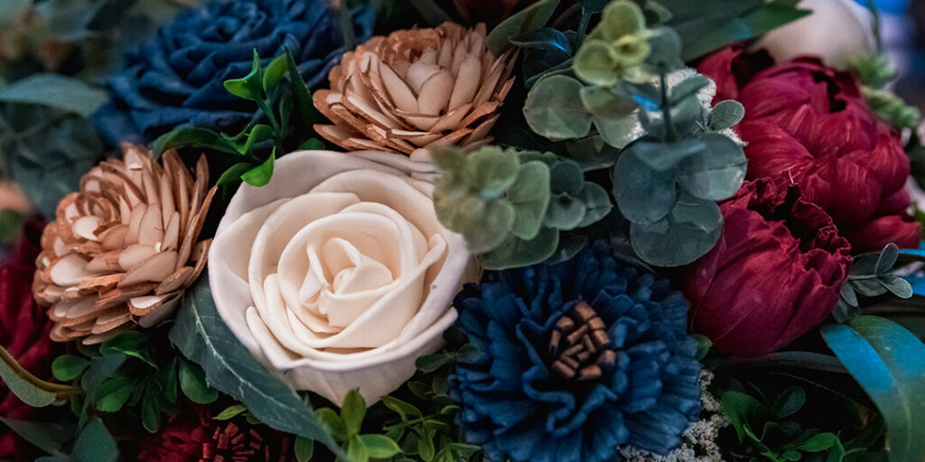 The Right Color Combinations for Your Sola Wood Wedding Floral