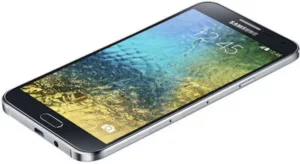 How to fix the no SIM card detected error on Samsung Galaxy E7
