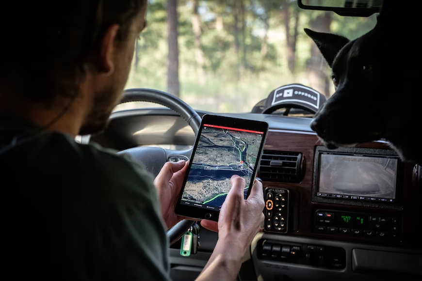 GPS Navigator vs. Google Maps: what to choose?