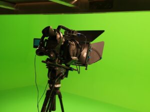 The Top Benefits of Using Green Screen for Your Marketing Videos
