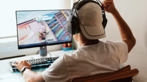 How Playing Online Games Can Help Generating Income? 