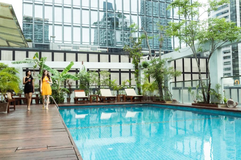 Experience Bangkok's Vibrant Life at Sathorn Hotel Near BTS