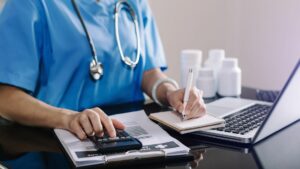 11 Tips to Manage Healthcare Expenses